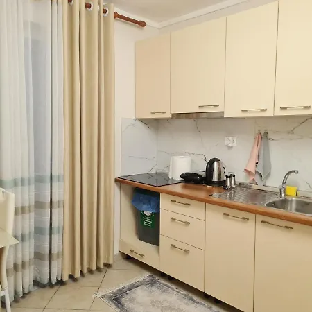 Downtown Boulevard With A Cute Balcony! 公寓