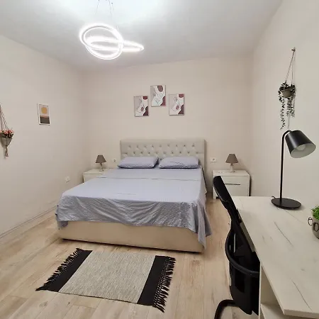 דירה Downtown Boulevard With A Cute Balcony! *
