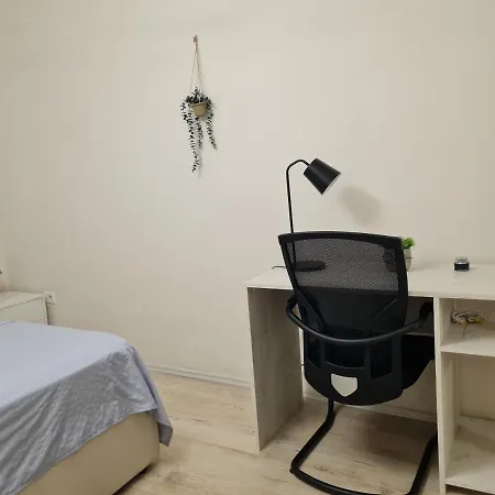 아파트 Downtown Boulevard With A Cute Balcony!