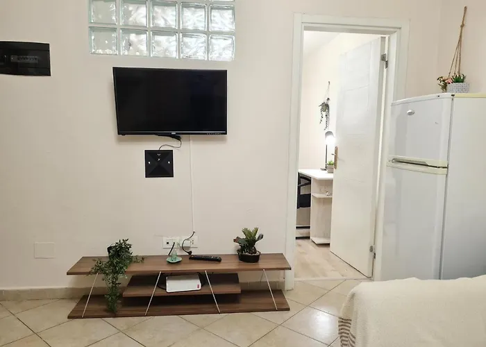 Apartment Downtown Boulevard With A Cute Balcony! *